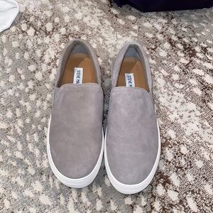 Steve Madden Gills Grey Suede Sneakers